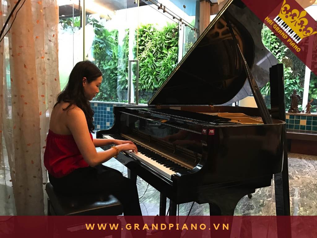 HỒNG NHUNG | Không Gian Để Đàn Grand Piano No.600 Kawai