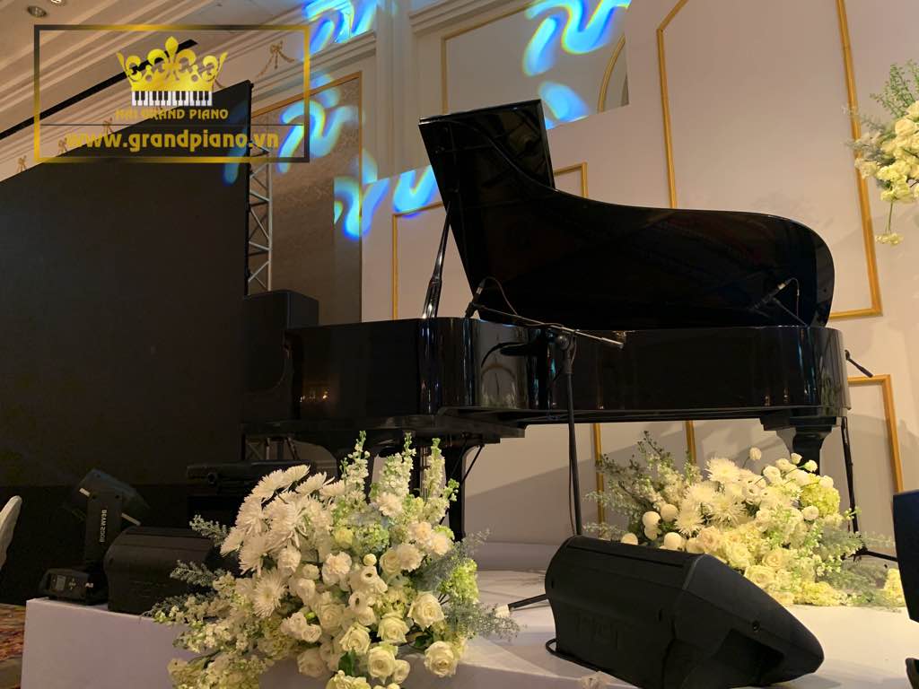 grand-piano-yamaha-1